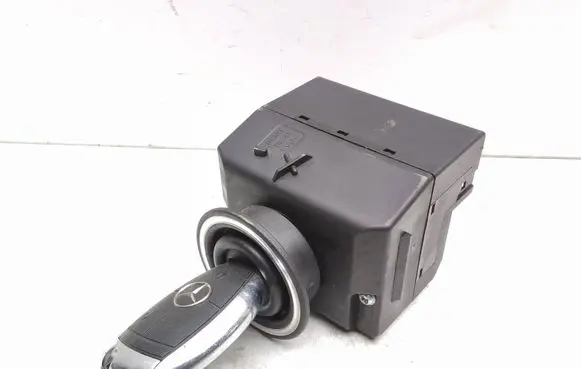 Mercedes-Benz CLK A209 C209 Ignition lock 2095453308