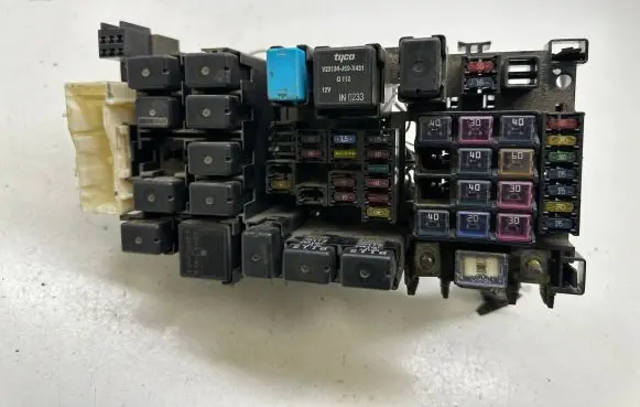 Mazda 6 Fuse module