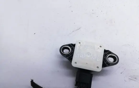 Mercedes-Benz E W212 Acceleration sensor A0009059101