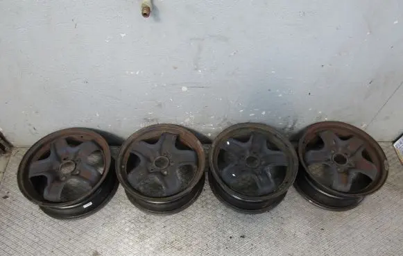 Renault Megane III R15 steel rim 