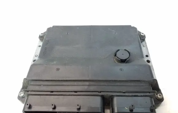 Toyota Avensis T270 Engine control unit/module 8966105D30 2759000181