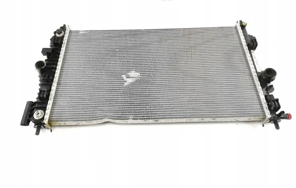 Opel Insignia A Coolant radiator 13437347