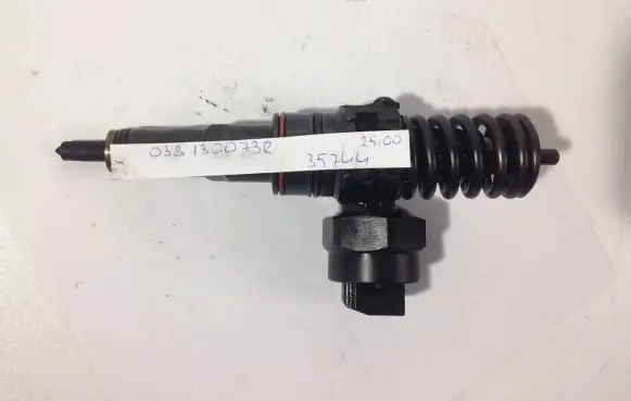 Volkswagen Sharan Fuel injector 038130073R
