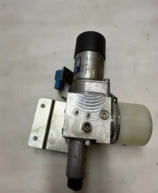 BMW 7 E65 E66 Tailgate boot lock/latch motor HB70088200 7137699