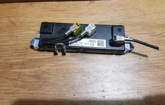 Audi A4 S4 B8 8K Antenna control unit 8K5035225AA 7617310173
