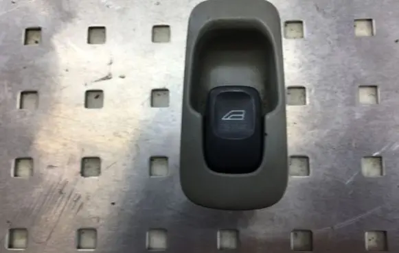Volvo S80 Electric window control switch 9476696