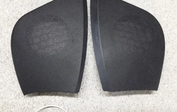Side speaker trim/cover