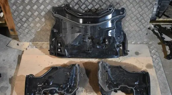 Mercedes-Benz S W223 Engine cover (trim)
