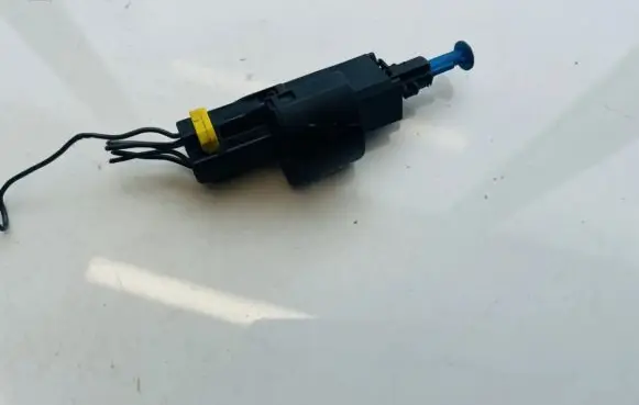 Opel Zafira A Brake pedal sensor switch