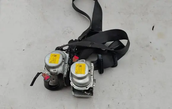 Opel Vivaro Front seatbelt