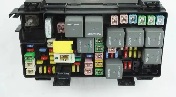 Dodge Journey Fuse module 04692290AC