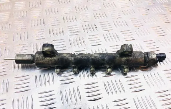 Toyota Avensis T250 Fuel main line pipe 8945871010