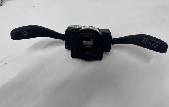 Wiper turn signal indicator stalk/switch