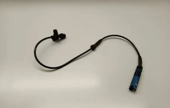 BMW 5 E39 ABS brake wheel speed sensor 34526756375 6756375
