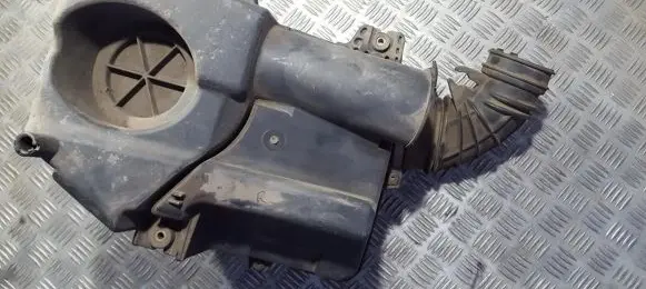 Honda CR-V Air filter box 900602F9