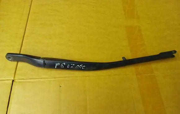 Peugeot 607 Front wiper blade arm