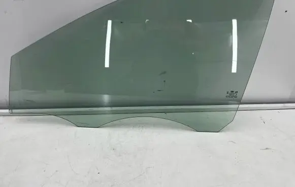 Hyundai ix35 Front door vent window glass four-door 824112S010