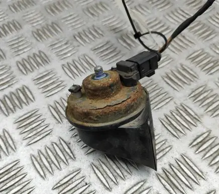 Volkswagen Jetta VI Horn signal 5C0951221B