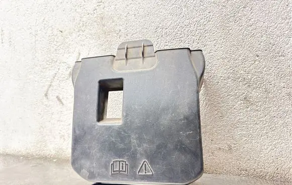 Ford Focus Battery box tray cover/lid AM5110A659AC
