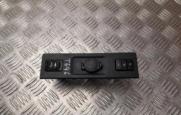 Toyota Prius+ (ZVW40) Seat heating switch 5544947040