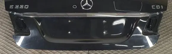 Mercedes-Benz E W212 Tailgate/trunk/boot lid A2127500975