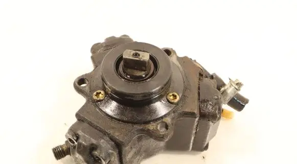 Mercedes-Benz A W169 Fuel injection high pressure pump 0445010008