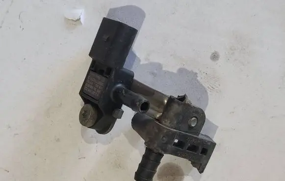 Volkswagen Sharan Exhaust gas pressure sensor 0281006222 04L906051B