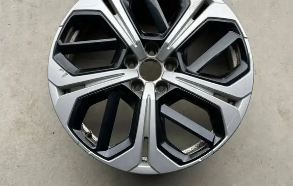 Citroen C5 X R19 alloy rim 98377722vx