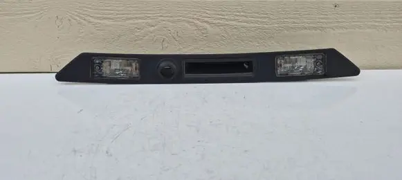 Audi A6 S6 C6 4F Trunk door license plate light bar 8E0827574C
