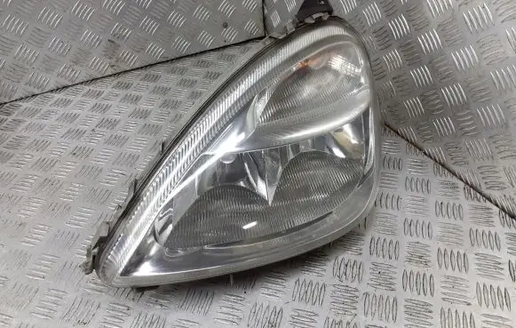 Mercedes-Benz A W168 Headlight/headlamp A1688201761