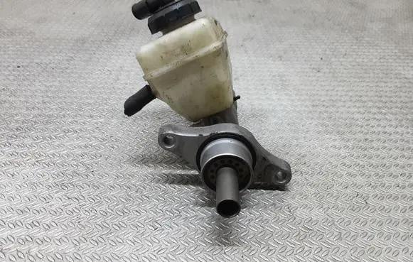 Renault Sandero I Master brake cylinder 03350890471