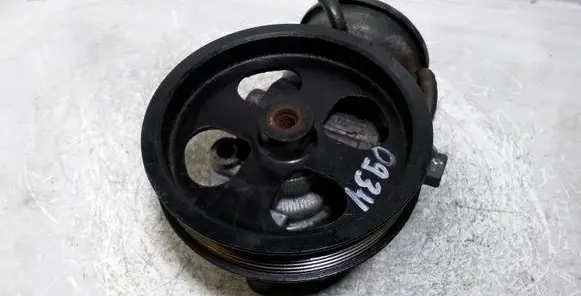 Toyota Corolla Verso AR10 Power steering pump 12180