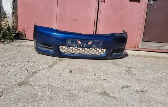 Toyota Corolla Verso AR10 Front bumper