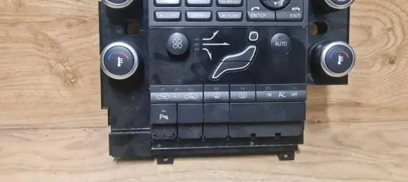 Volvo V70 Climate control unit 30782905