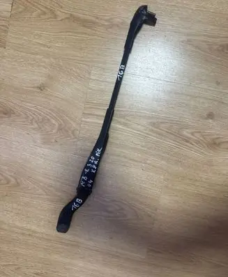 Mercedes-Benz E W211 Front wiper blade arm A2118201144