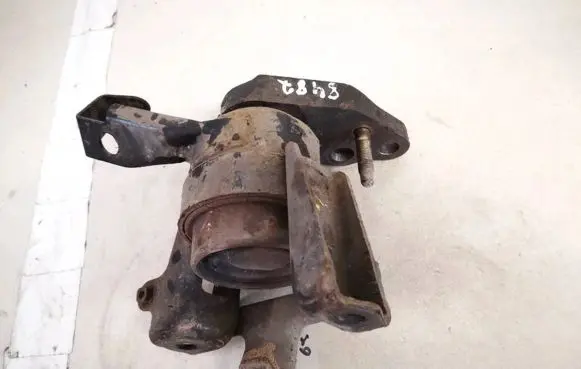 Toyota Corolla Verso AR10 Engine mount bracket