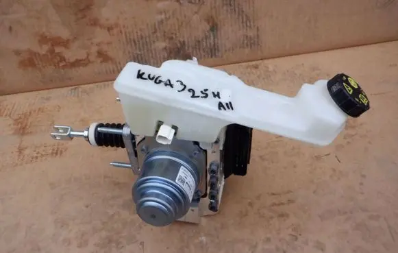 Ford Kuga III Master brake cylinder LX6C2D335MJ LX6C2C219MJ