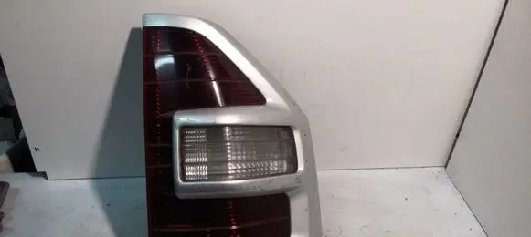 Mitsubishi Montero Rear/tail lights R1726R