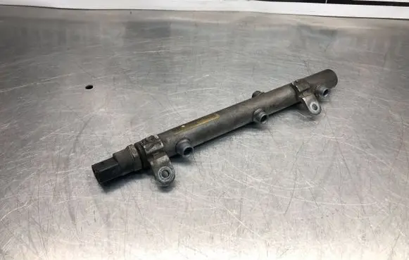 Mercedes-Benz R W251 Fuel main line pipe A6420700695 053070465