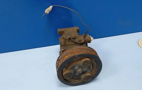Mazda Premacy Air conditioning (A/C) compressor (pump) H12A1AA4DM
