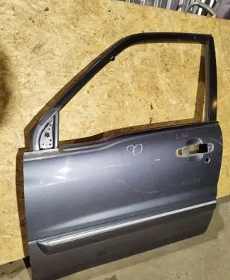 Suzuki XL7 I Front door