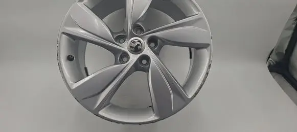 Opel Insignia B R18 alloy rim 0P102
