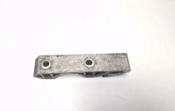 Audi Q7 4L Sway bar bush bracket, front 7L0411063B