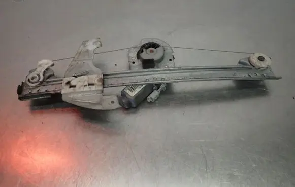 Toyota Aygo AB10 Front door electric window regulator 400843B118671