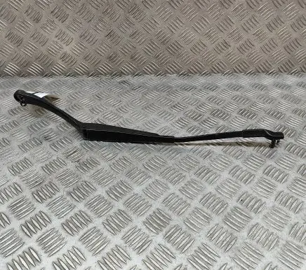 Mercedes-Benz C W204 Front wiper blade arm A2048200044