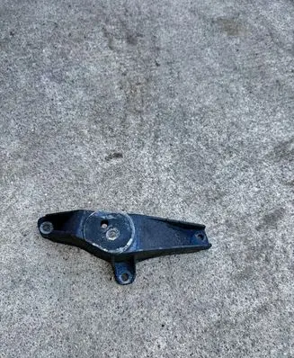 BMW 5 E39 Engine mounting bracket 1096079