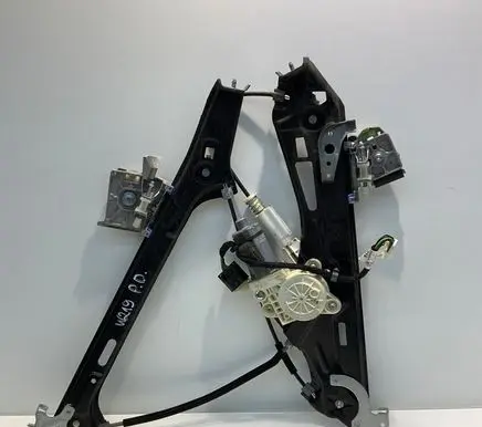 Mercedes-Benz CLS C219 Front door window regulator with motor