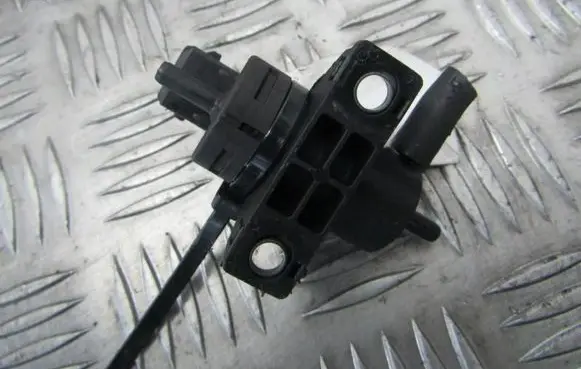 Renault Scenic II - Grand scenic II Turbo solenoid valve 7700113709