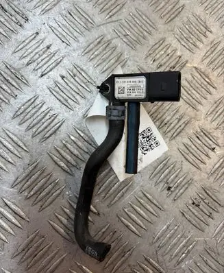 Volkswagen Touran II Exhaust gas pressure sensor 0281006083 130325T0305E 059906051C