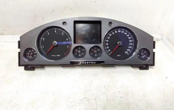 Volkswagen Phaeton Speedometer (instrument cluster) 3D0920880T